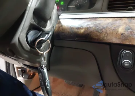 2010 Mercury Grand Marquis Ls (Fleet Only) from USA, damaged, VIN 2MEBM7FV1AX625971